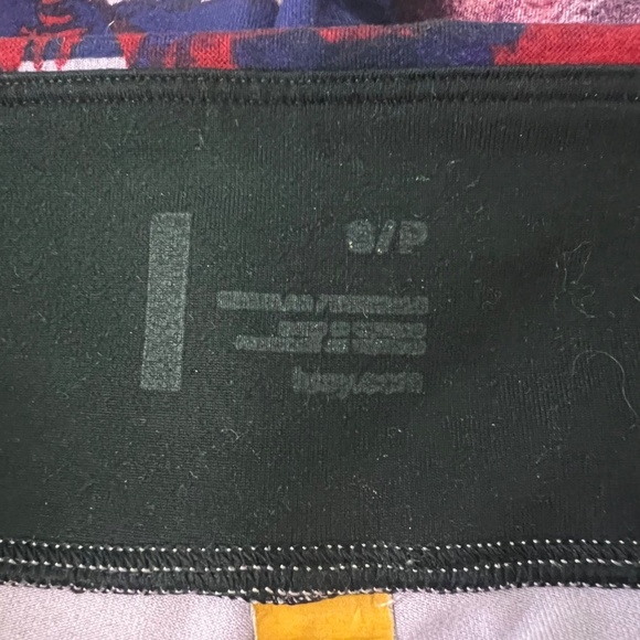 Lucy women's leggings, pink and purple print, size Small - Picture 11 of 11